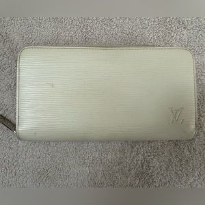 Louis Vuitton Cream Epi Zippy Wallet